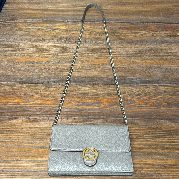 Authentic GUCCI Grey Wallet on a Chain Crossbody - Picture 4 of 16